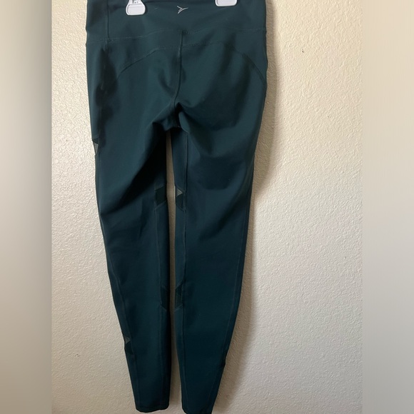 Old Navy Active Go-Dry leggings - Picture 2 of 2